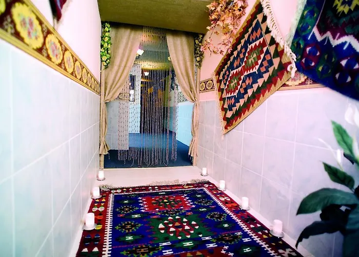 Risus Suit Hotel
